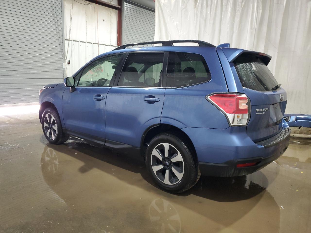 JF2SJAGC5JH586100 2018 Subaru Forester 2.5I Premium