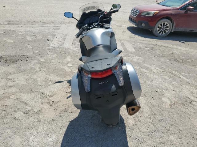 2010 HONDA NT700 VTMRC5229AE000571