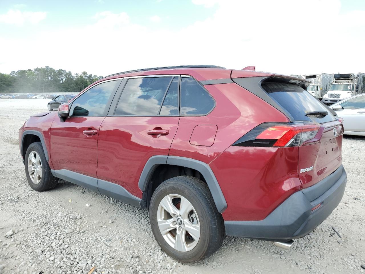 2T3W1RFV4MC092313 2021 Toyota Rav4 Xle