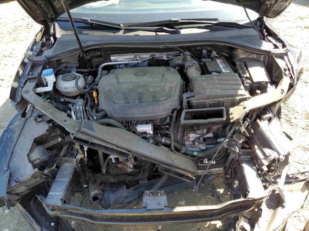 3VV3B7AX1KM185768 2019 Volkswagen Tiguan Se