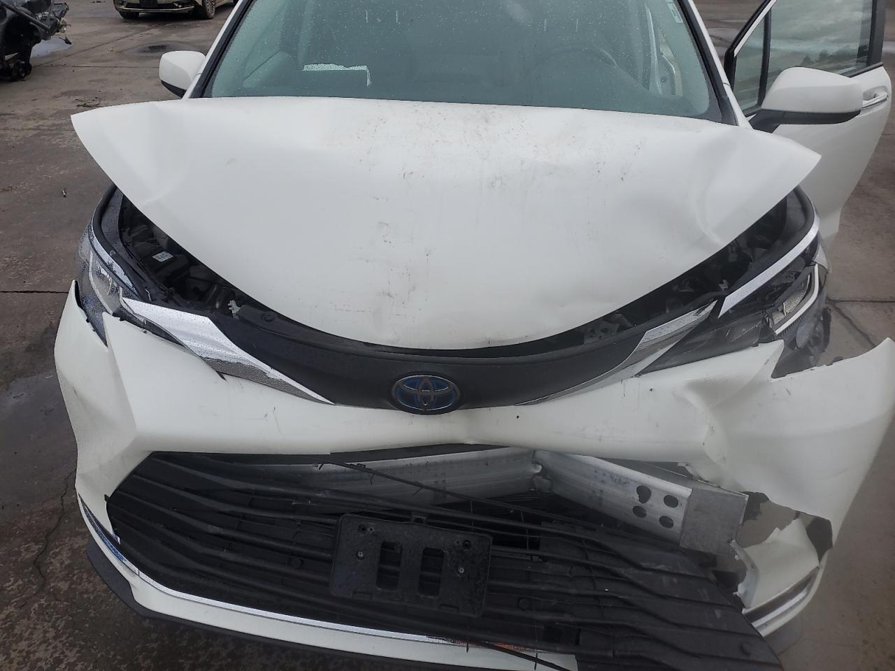 5TDYSKFC9MS029445 2021 Toyota Sienna Xle