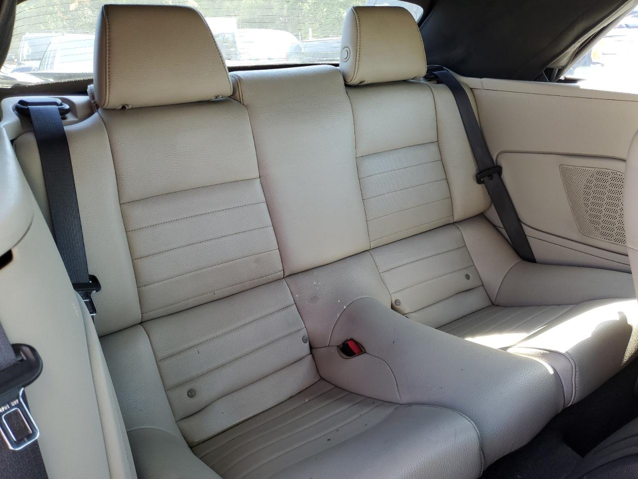 1ZVBP8EM6B5112318 2011 Ford Mustang