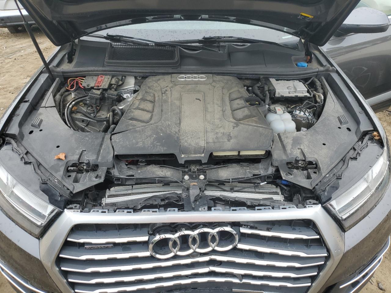 WA1LAAF75KD013448 2019 Audi Q7 Premium Plus