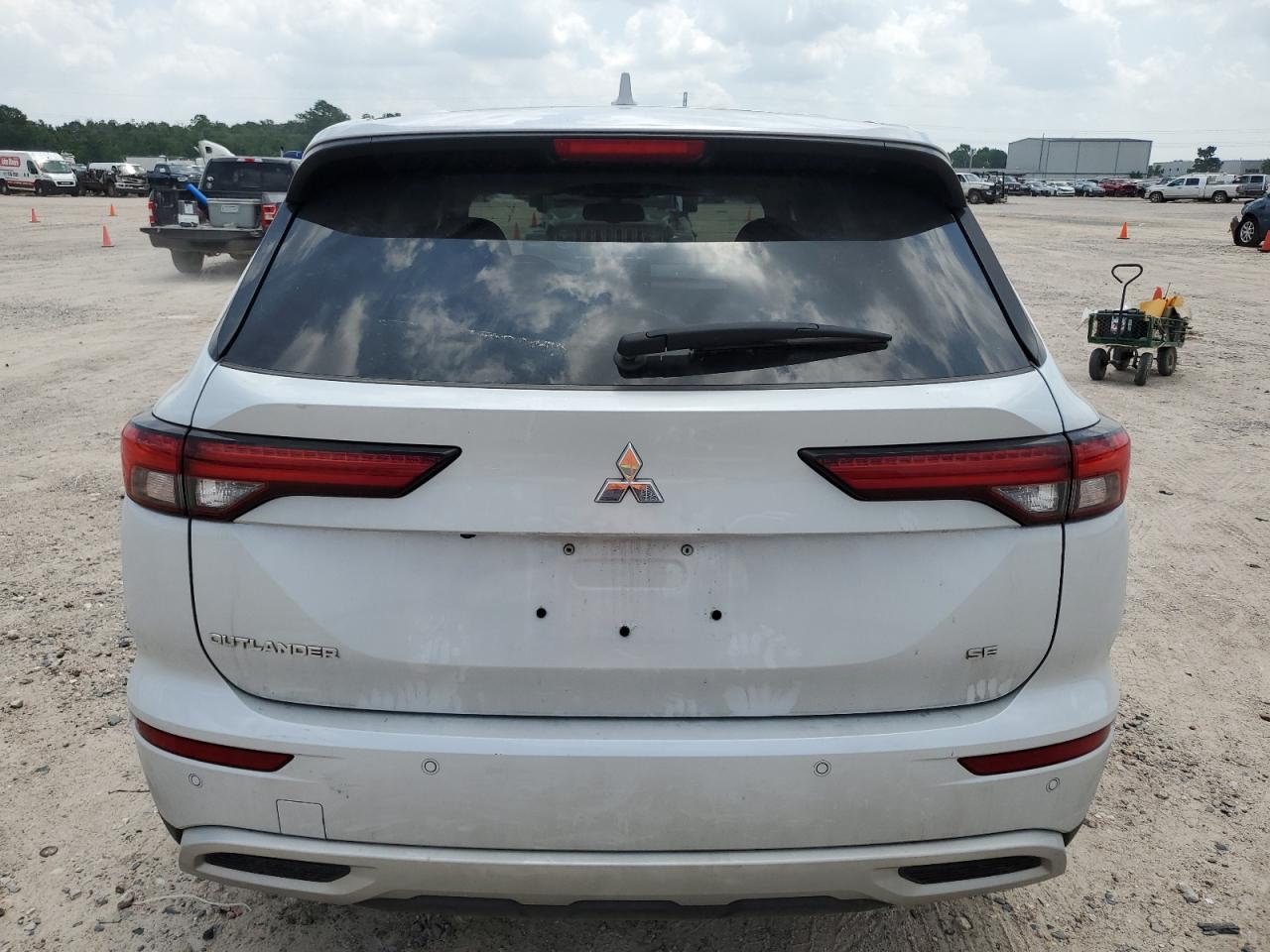 JA4J3UA85PZ056393 2023 Mitsubishi Outlander Se