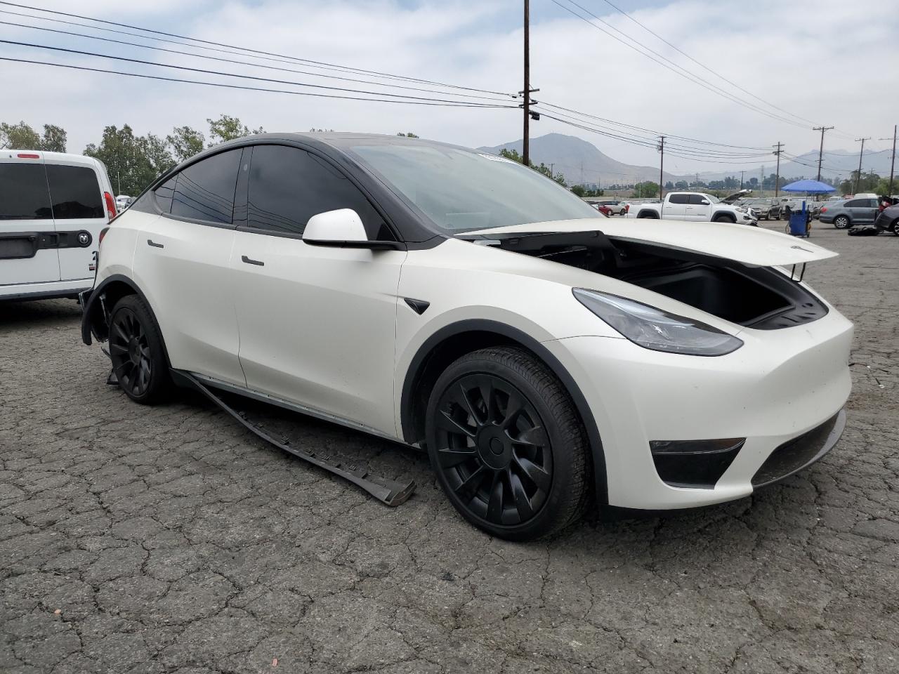 7SAYGDEE7PA178798 2023 Tesla Model Y