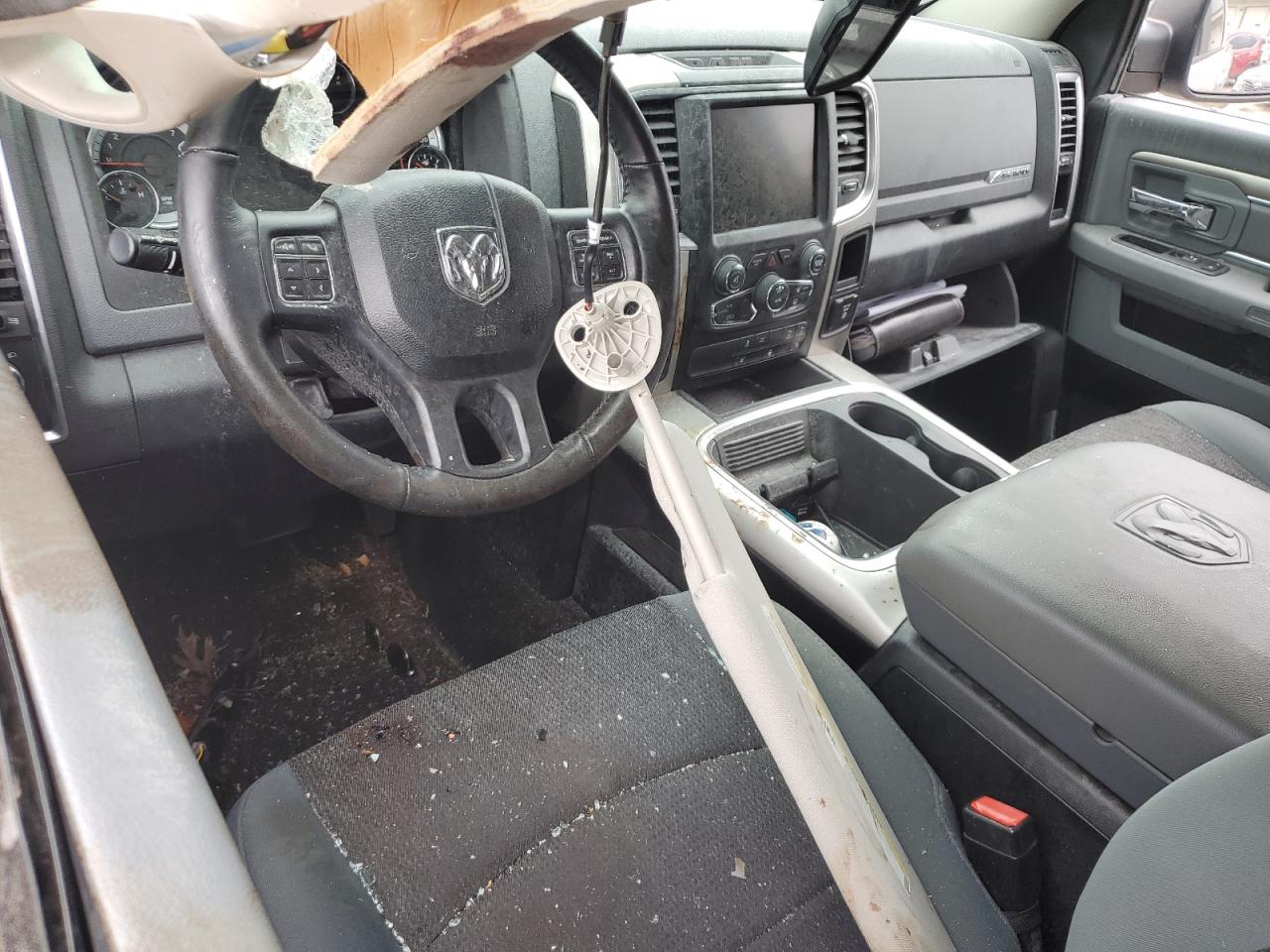 1C6RR7LG1HS575262 2017 Ram 1500 Slt