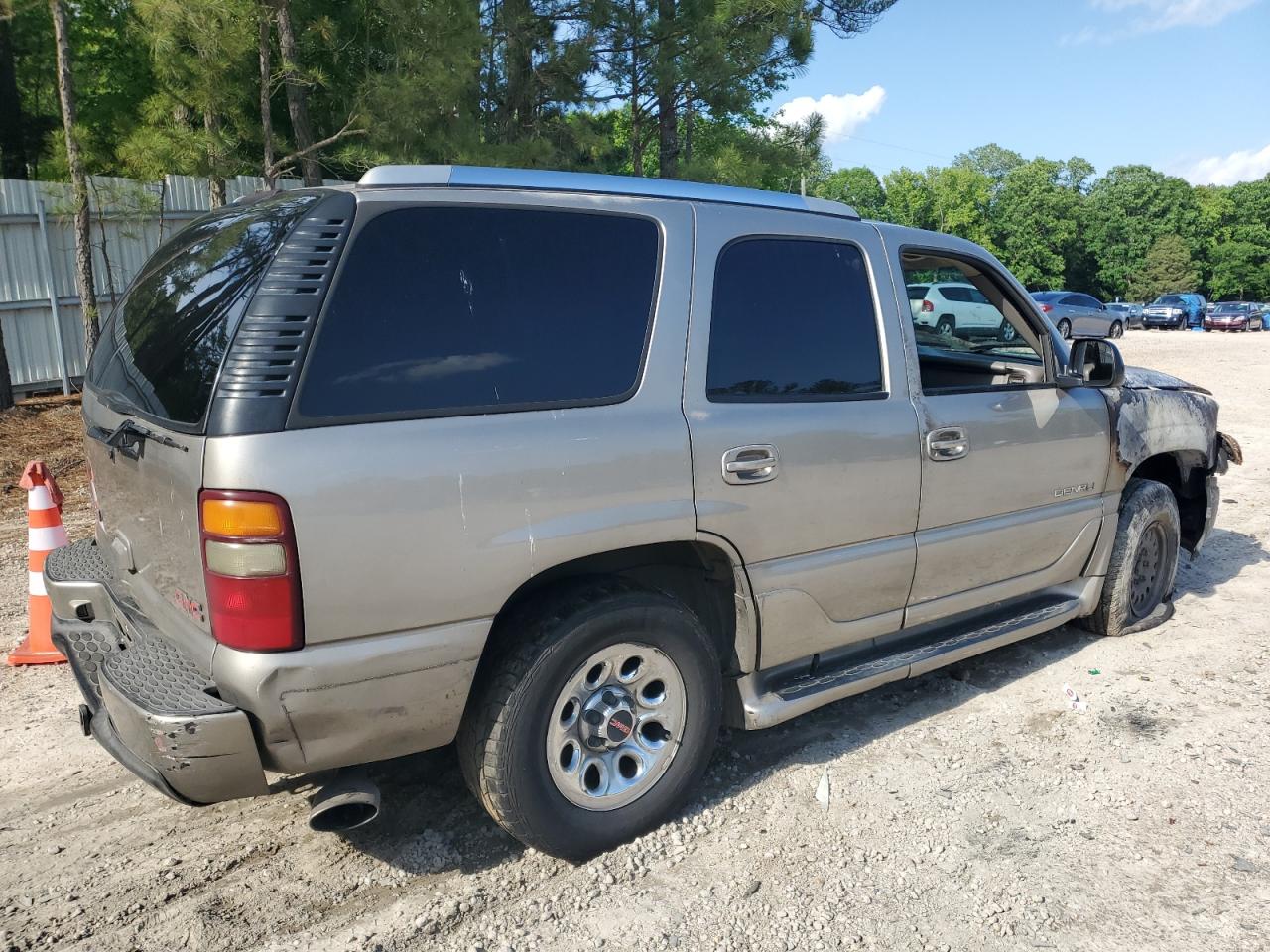 1GKEK63U32J173904 2002 GMC Denali