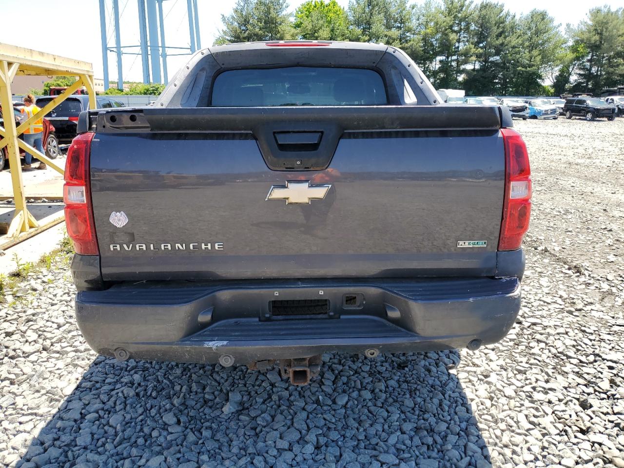 3GNTKFE39BG158825 2011 Chevrolet Avalanche Lt