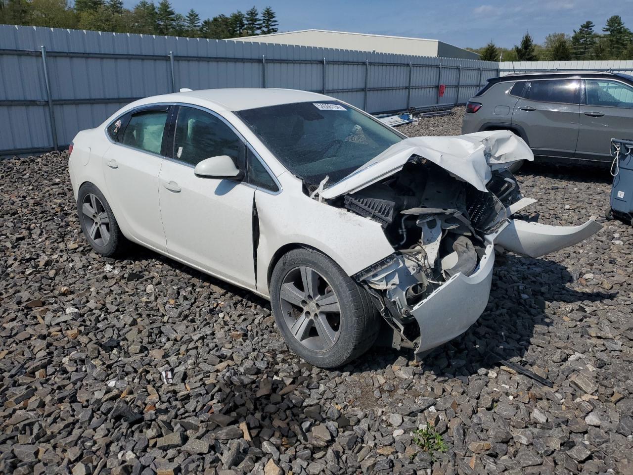 1G4PP5SK2F4216015 2015 Buick Verano