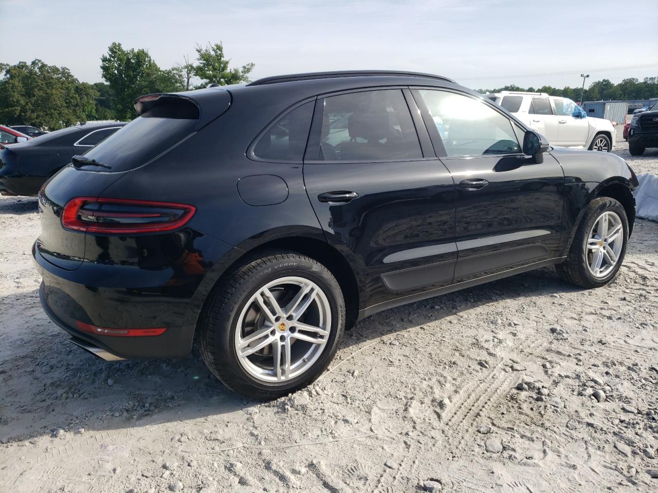 WP1AA2A51HLB83473 2017 Porsche Macan