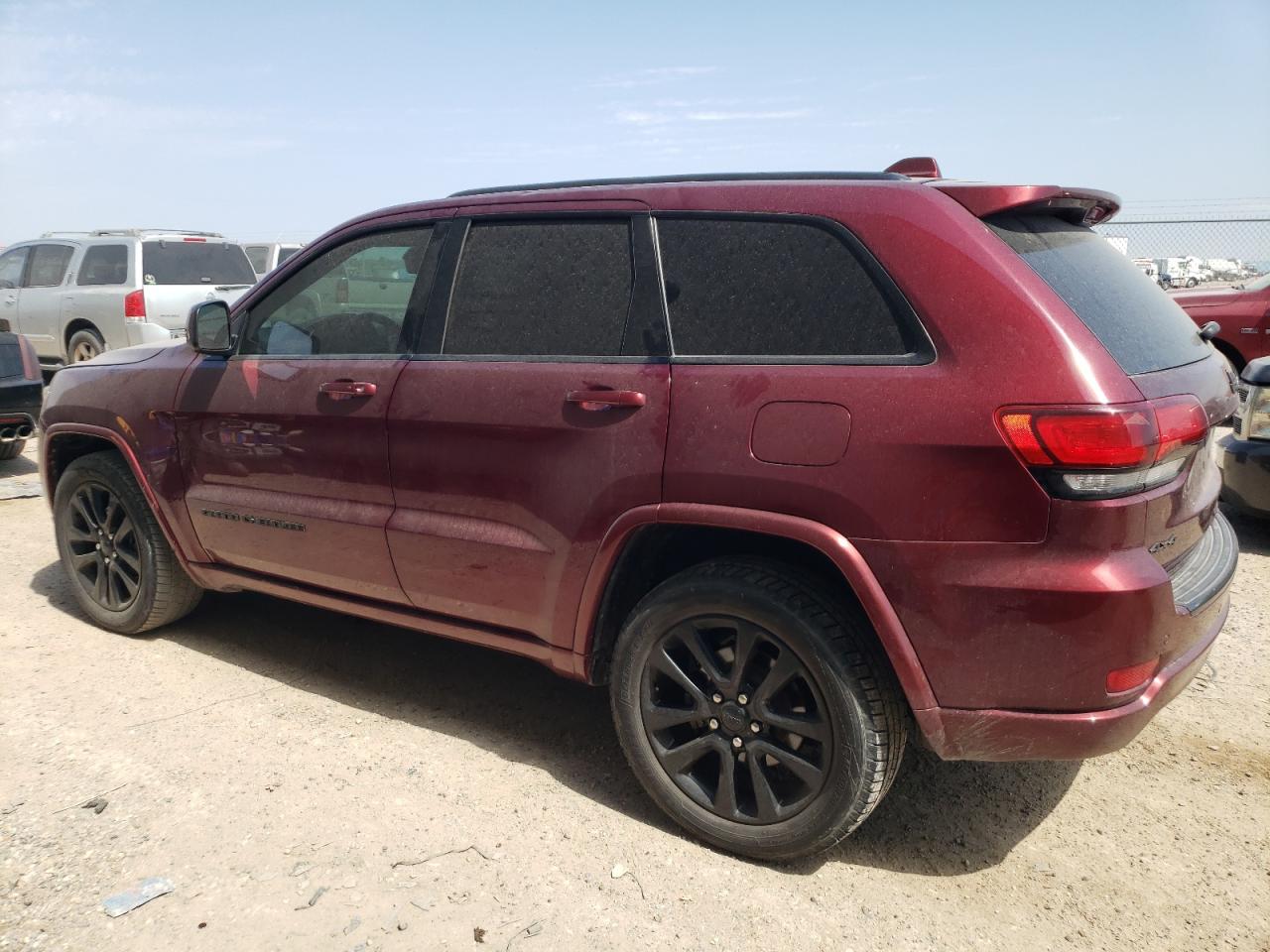 1C4RJFAG7JC210971 2018 Jeep Grand Cherokee Laredo