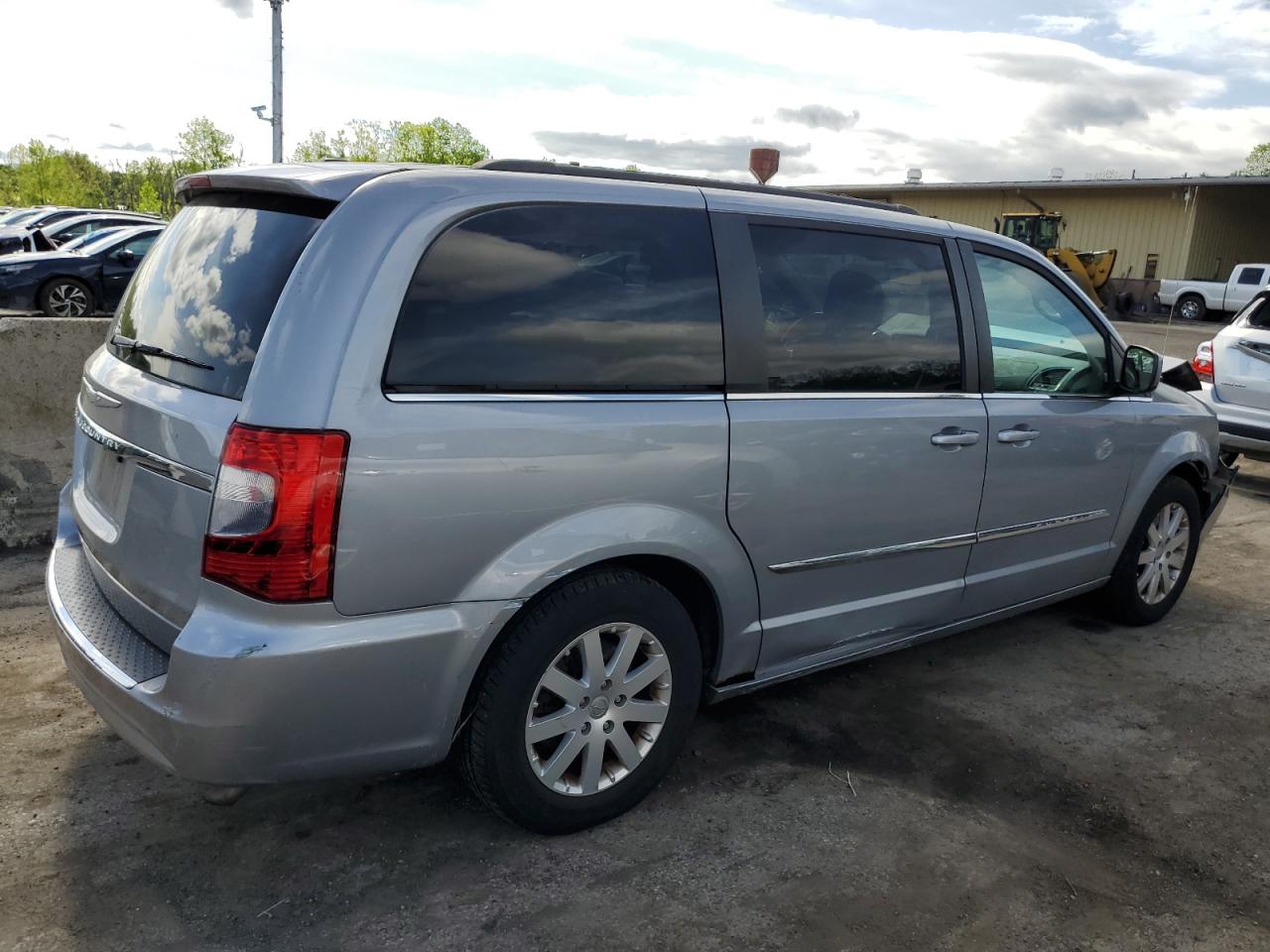 Lot #2835168255 2015 CHRYSLER TOWN & COU