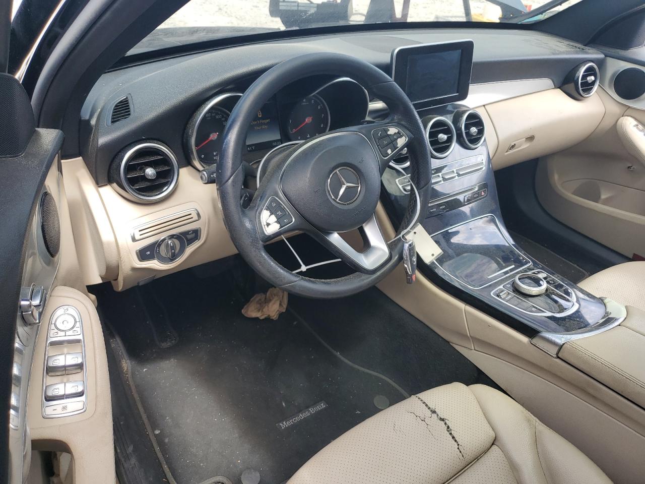 55SWF4JB6JU236475 2018 Mercedes-Benz C 300