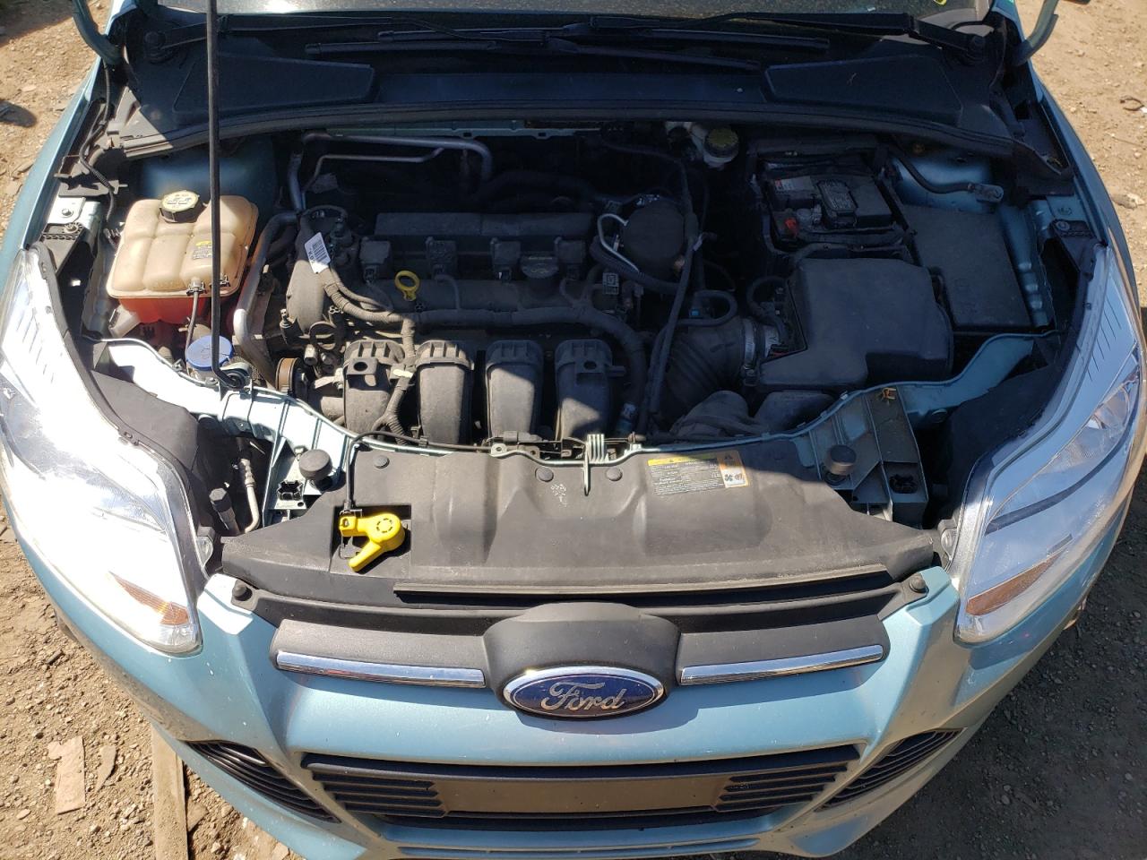 1FAHP3F28CL320359 2012 Ford Focus Se