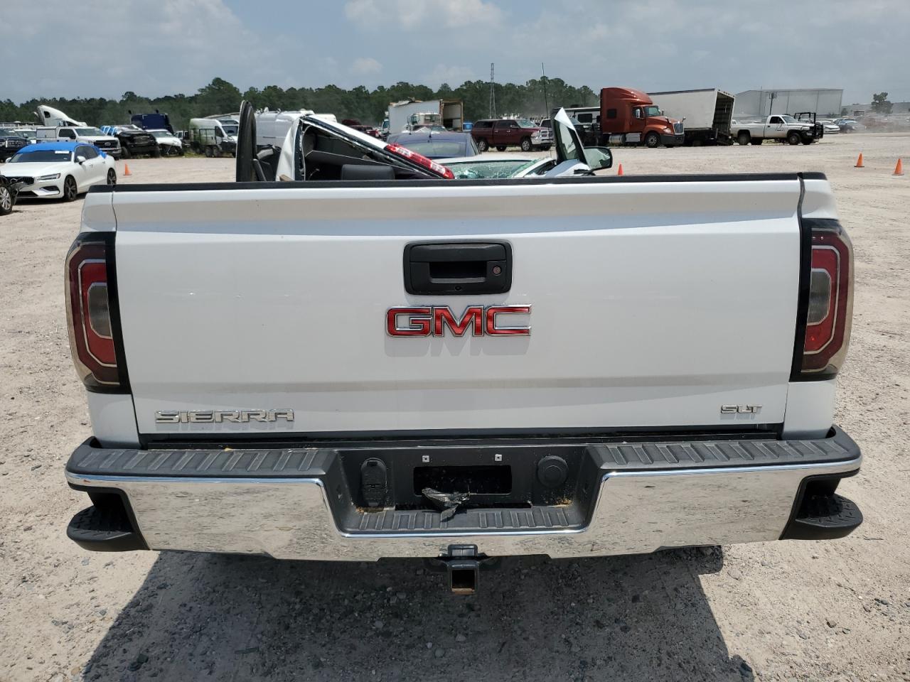 3GTP1NEC9JG136068 2018 GMC Sierra C1500 Slt