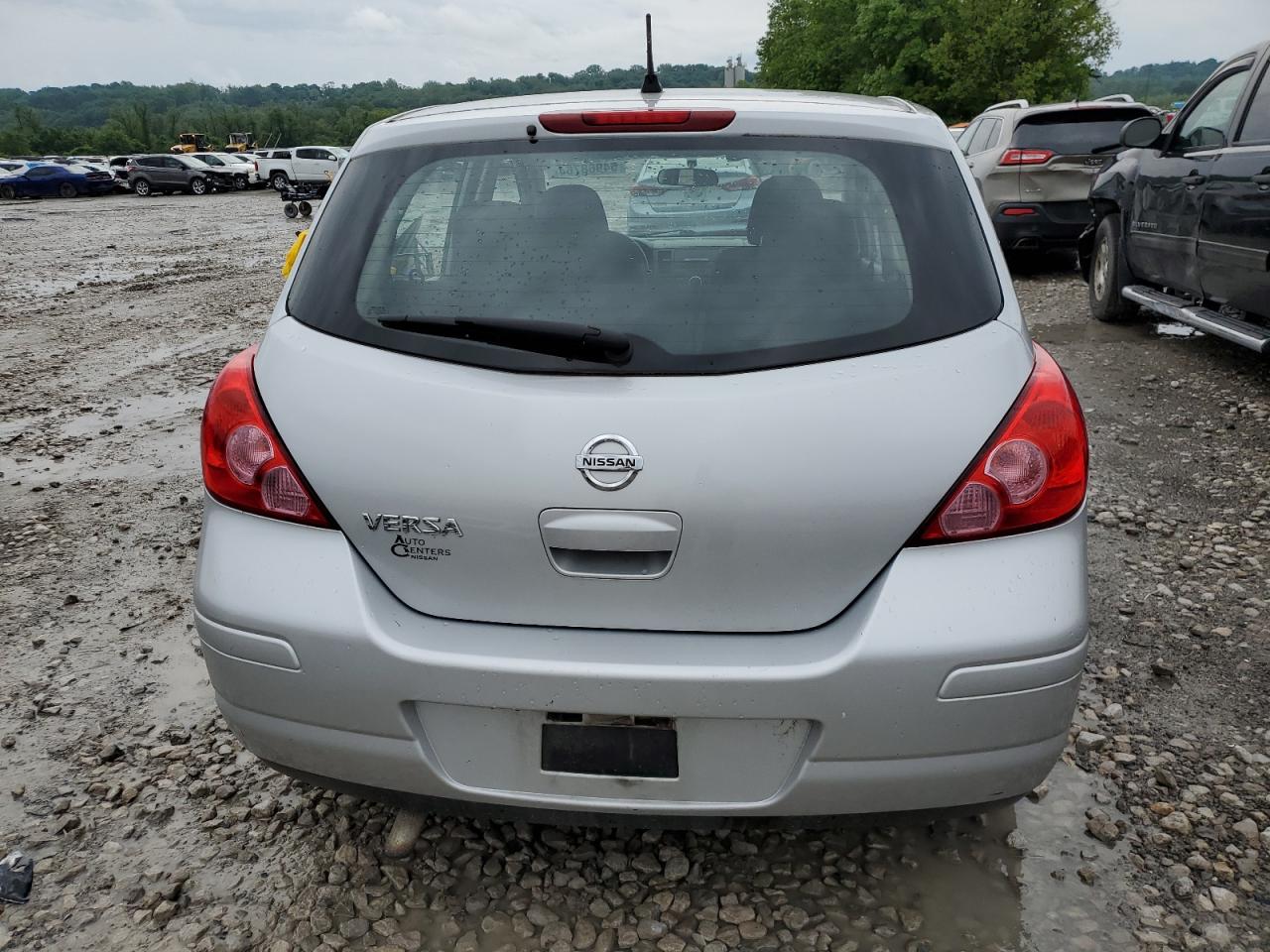 3N1BC1CP8BL425957 2011 Nissan Versa S