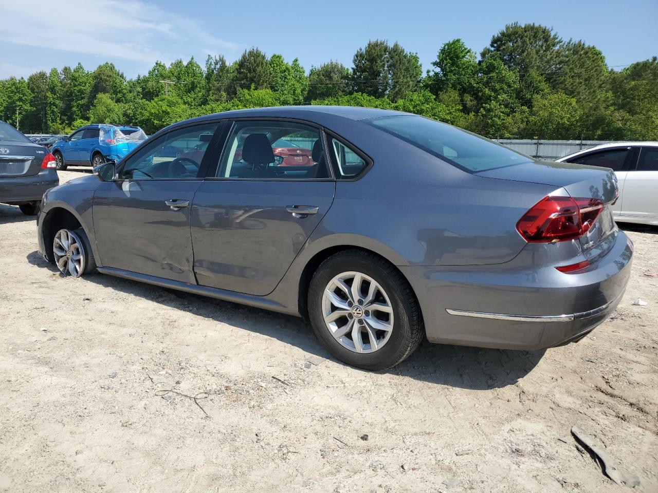 1VWAA7A35JC000558 2018 Volkswagen Passat S