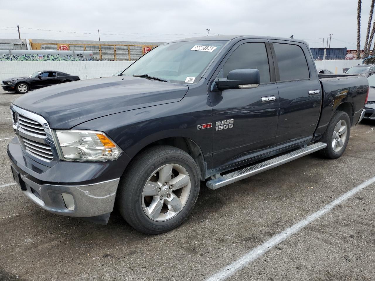 1C6RR6LM2FS623994 2015 Ram 1500 Slt