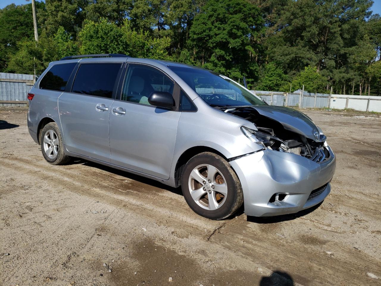 5TDKK3DC6FS614677 2015 Toyota Sienna Le