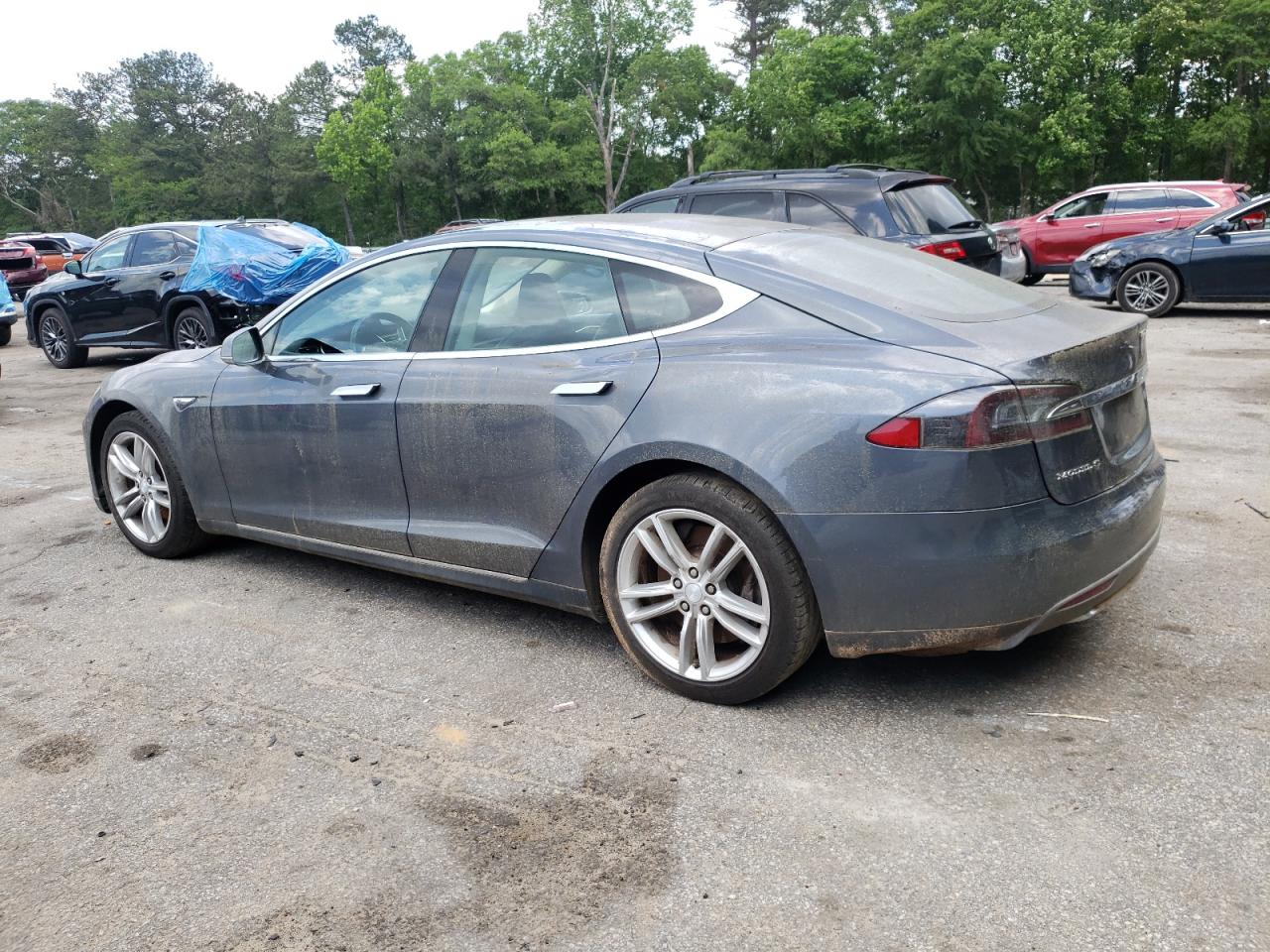 2013 Tesla Model S vin: 5YJSA1DN0DFP18897