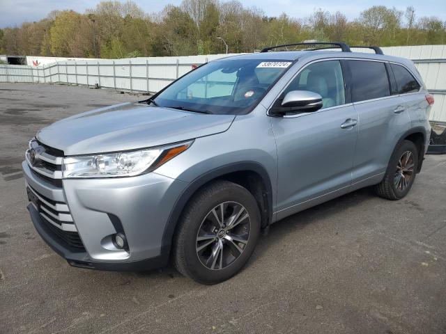 2018 Toyota Highlander Le VIN: 5TDBZRFH4JS900754 Lot: 53670724