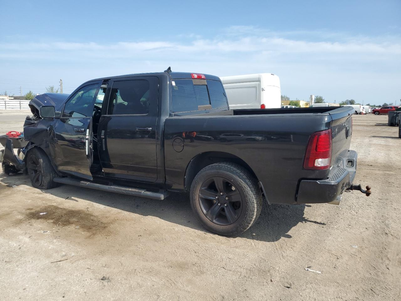 1C6RR7MT5GS309527 2016 Ram 1500 Sport