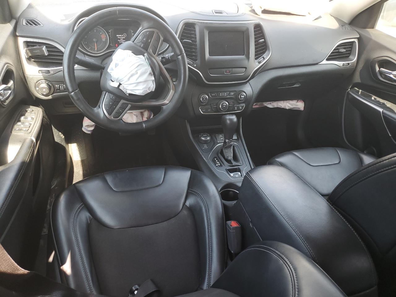 1C4PJMLB4KD199078 2019 Jeep Cherokee Latitude Plus