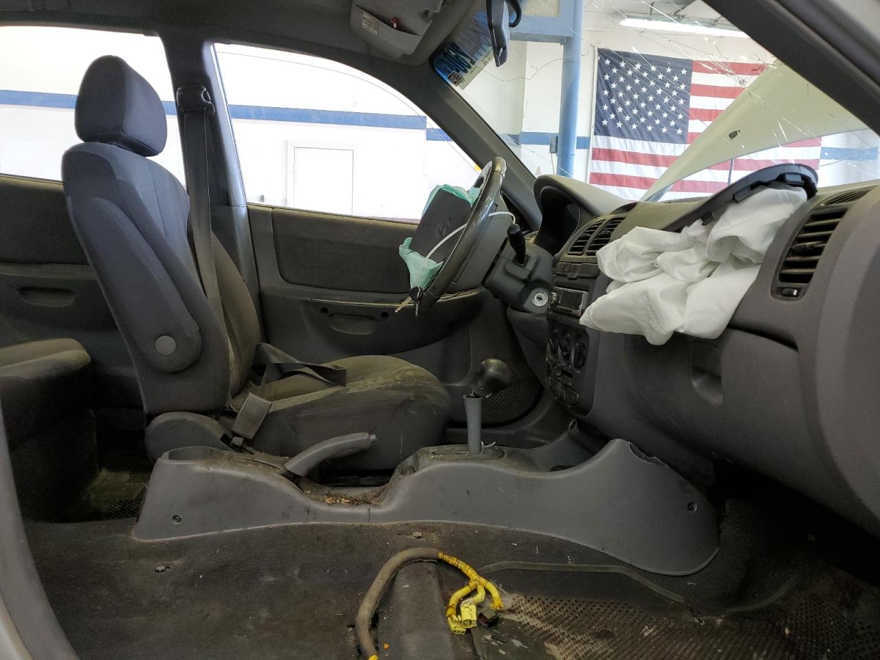 KMHCG45C25U675119 2005 Hyundai Accent Gl