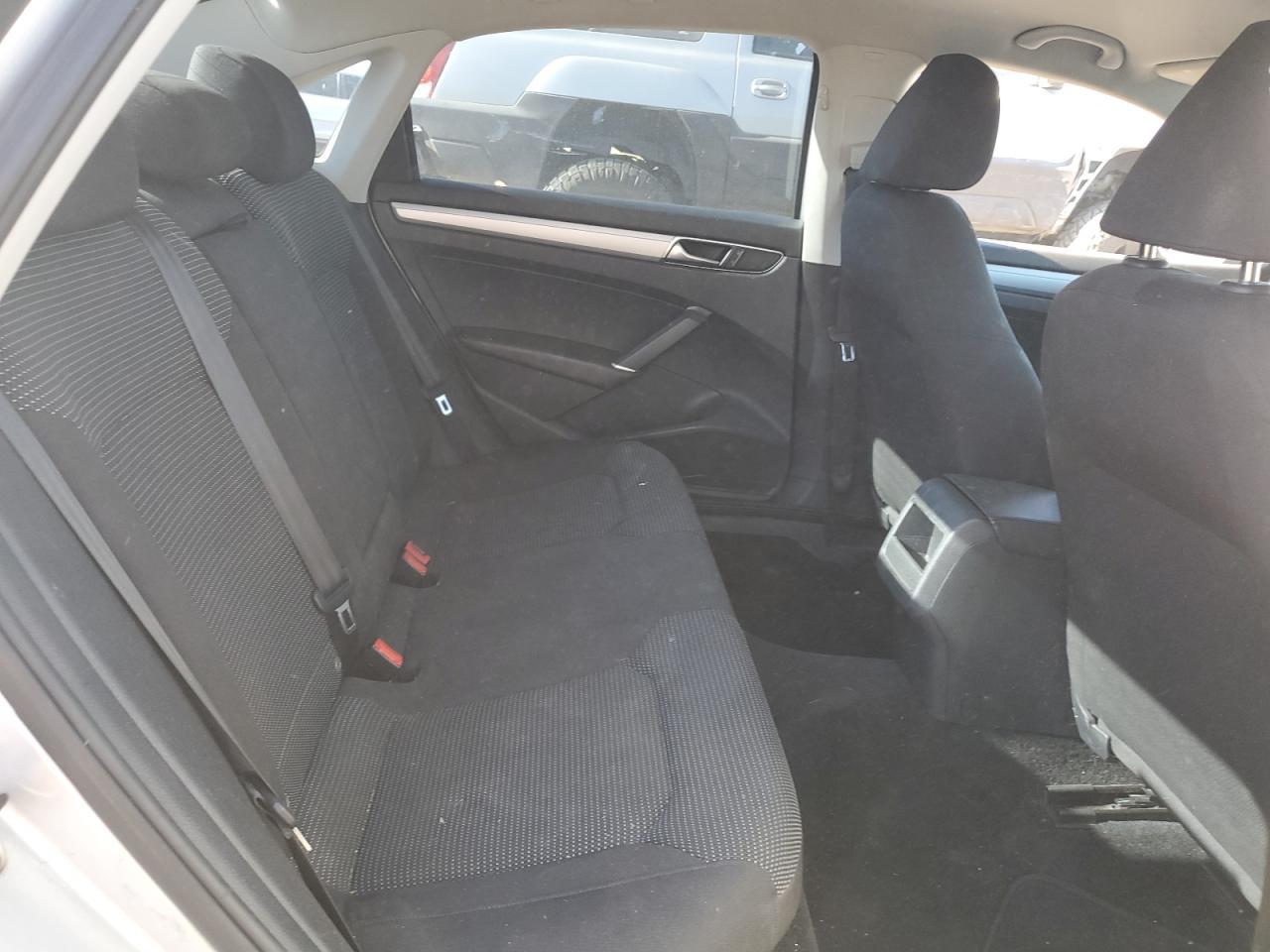 1VWAT7A34HC016979 2017 Volkswagen Passat S