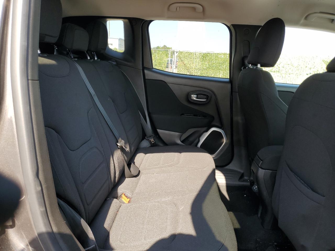 ZACCJABB8JPJ55970 2018 Jeep Renegade Latitude