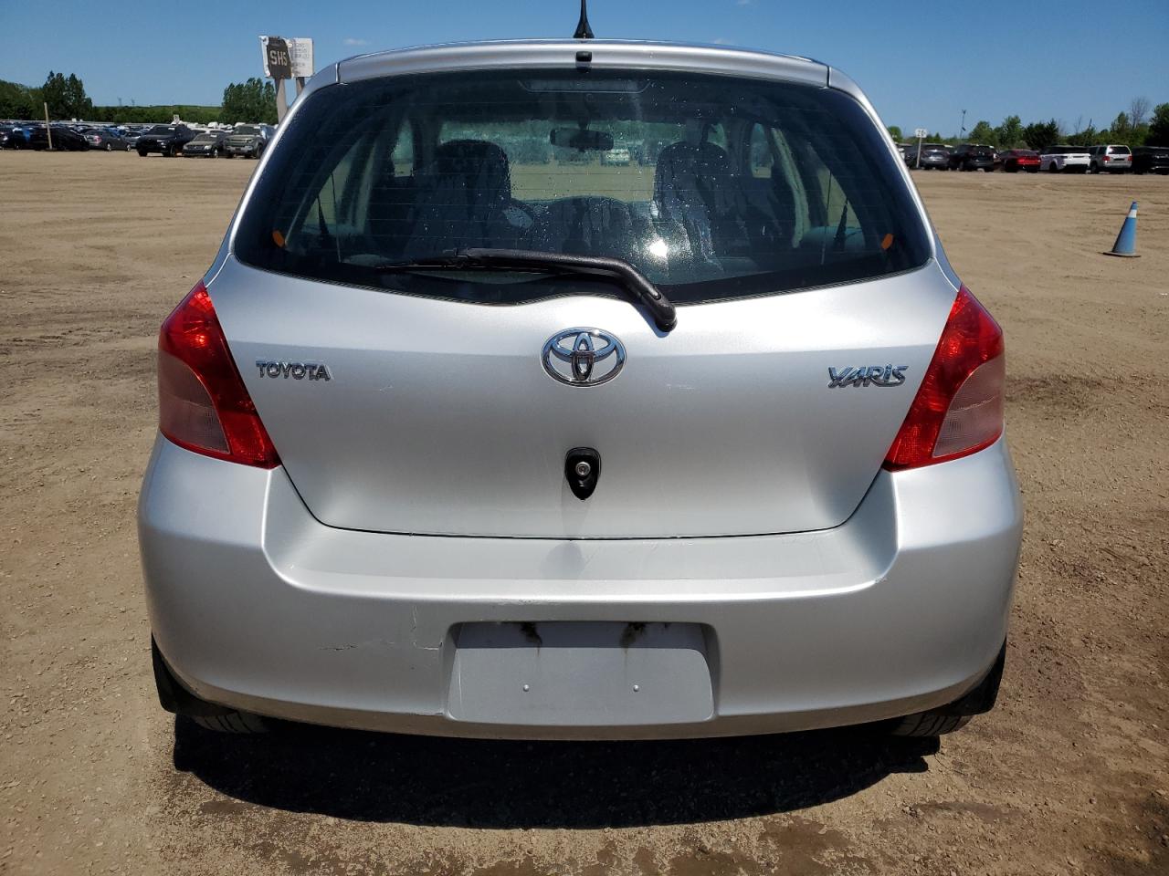 JTDKT923X75042569 2007 Toyota Yaris