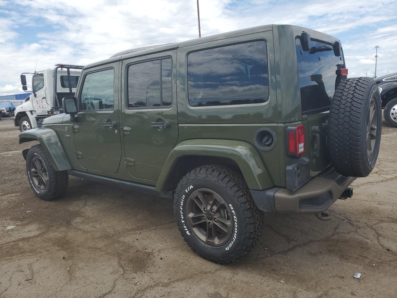 1C4BJWEGXGL230233 2016 Jeep Wrangler Unlimited Sahara