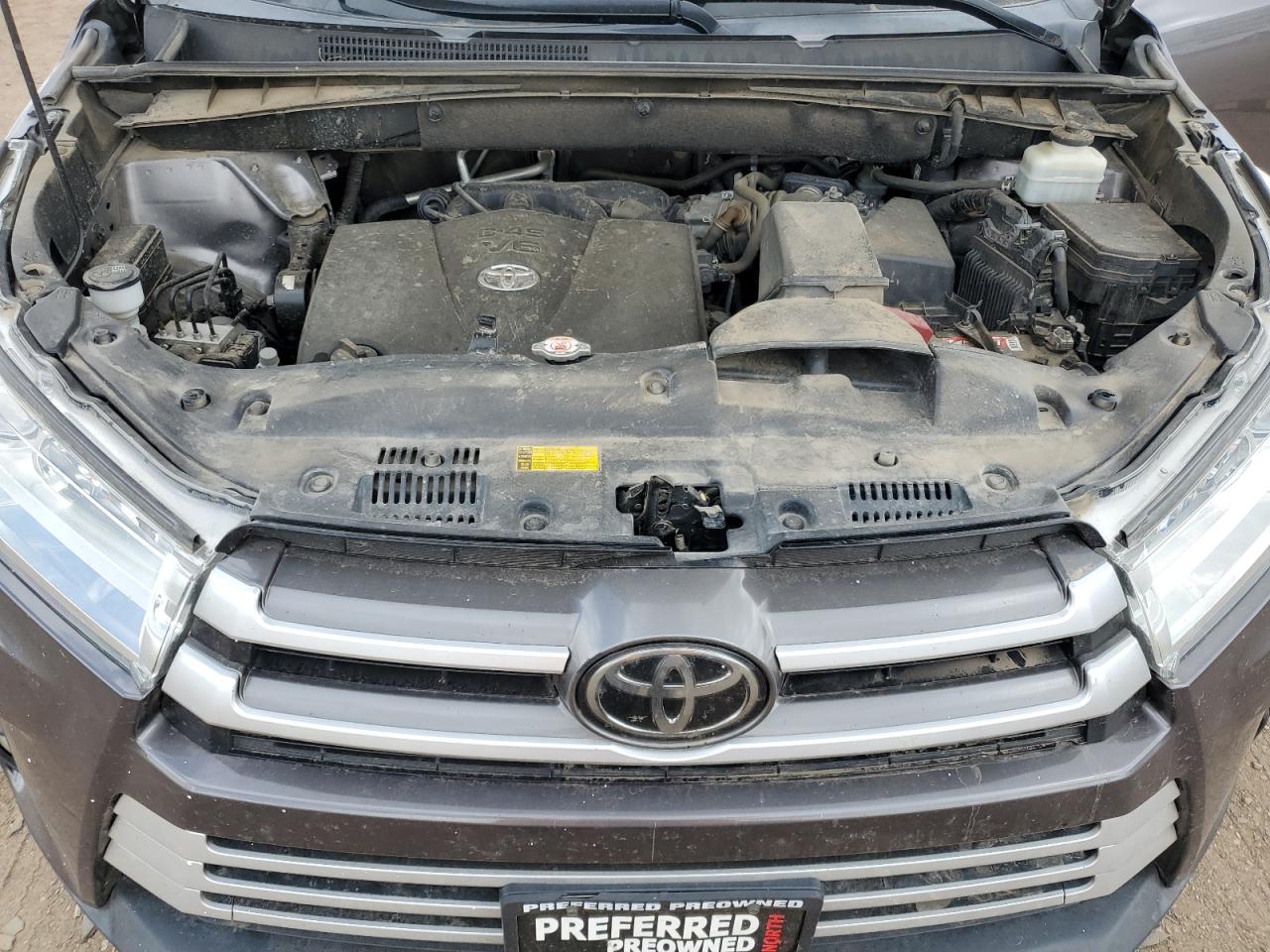 5TDJZRFH8JS485644 2018 Toyota Highlander Se