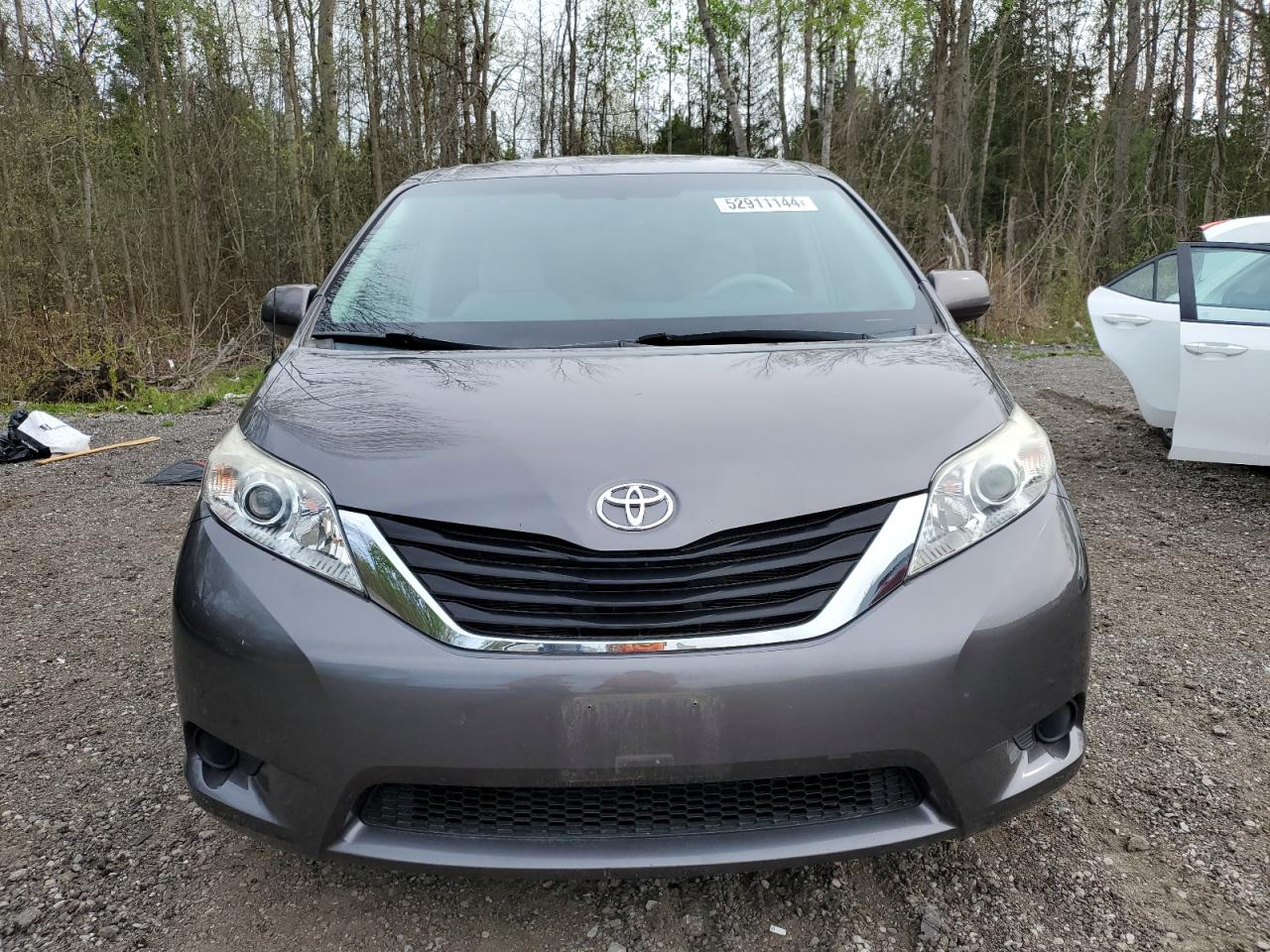 5TDKK3DC9DS381617 2013 Toyota Sienna Le