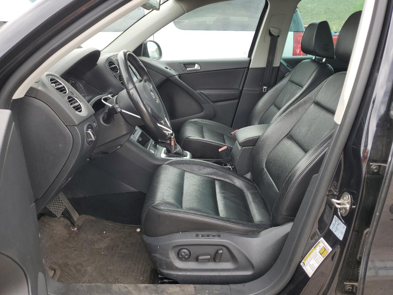 WVGUV7AX3HK005339 2017 Volkswagen Tiguan Sport