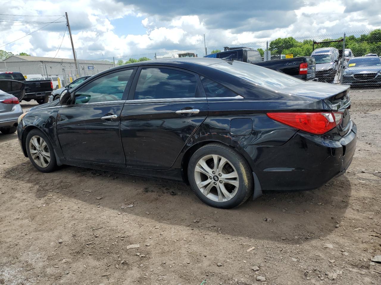 5NPEC4AC8BH123967 2011 Hyundai Sonata Se