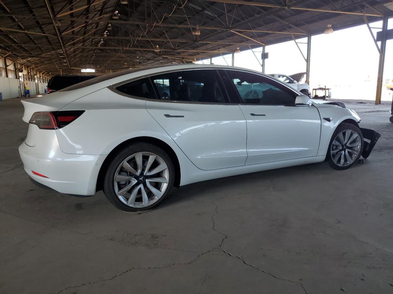 5YJ3E1EA2JF015771 2018 Tesla Model 3