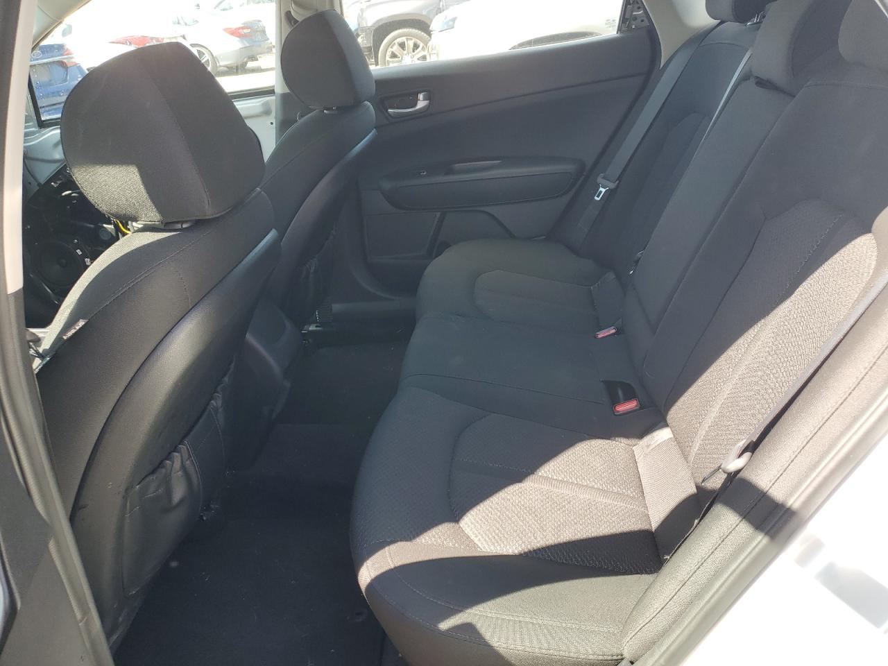 5XXGT4L37JG257031 2018 Kia Optima Lx