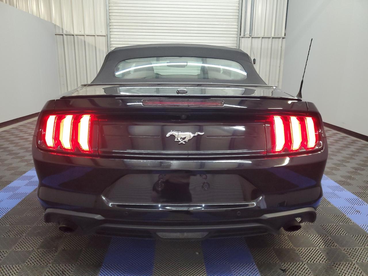 2022 Ford Mustang vin: 1FATP8UH0N5120520