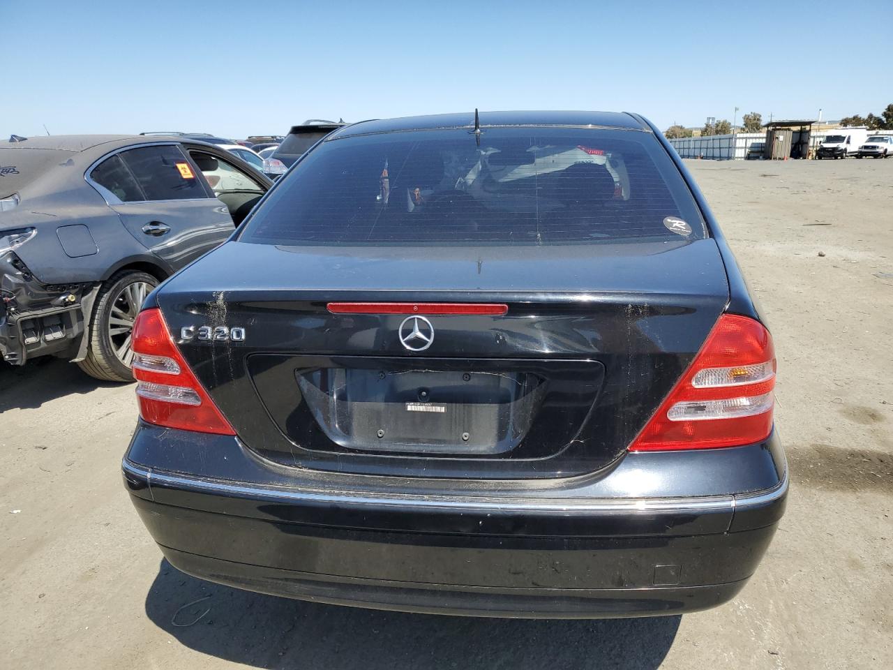 WDBRF64JX1F064667 2001 Mercedes-Benz C 320