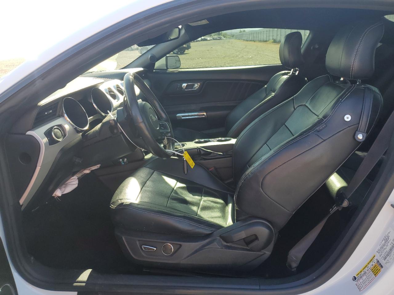 1FA6P8TH4F5419170 2015 Ford Mustang