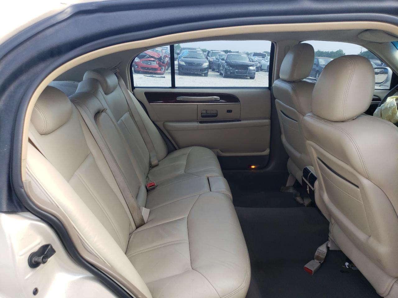 1LNHM85W83Y628232 2003 Lincoln Town Car Cartier L