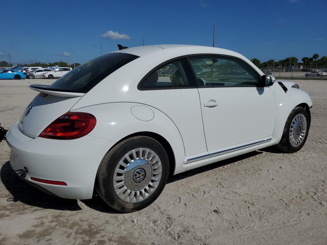 3VWH07AT3GM619037 2016 Volkswagen Beetle Se