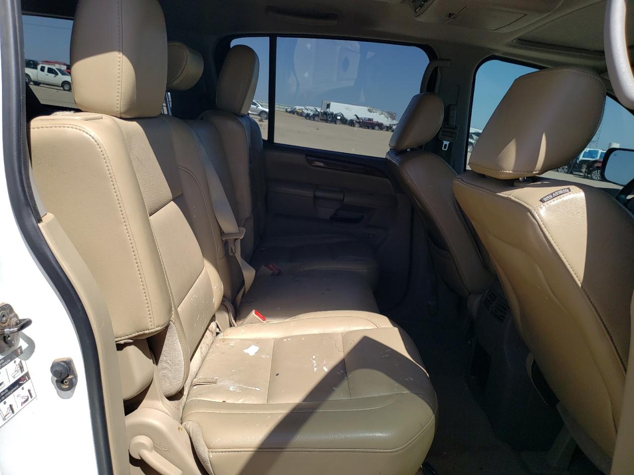 5N1BA0ND4CN606552 2012 Nissan Armada Sv