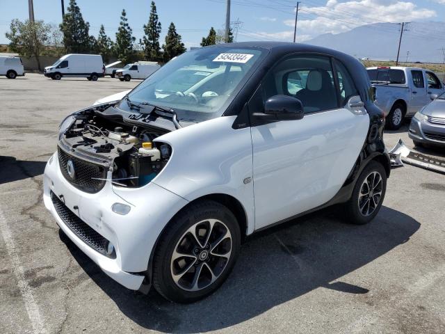 VIN WMEFJ5DA7GK070652 2016 Smart Fortwo no.1