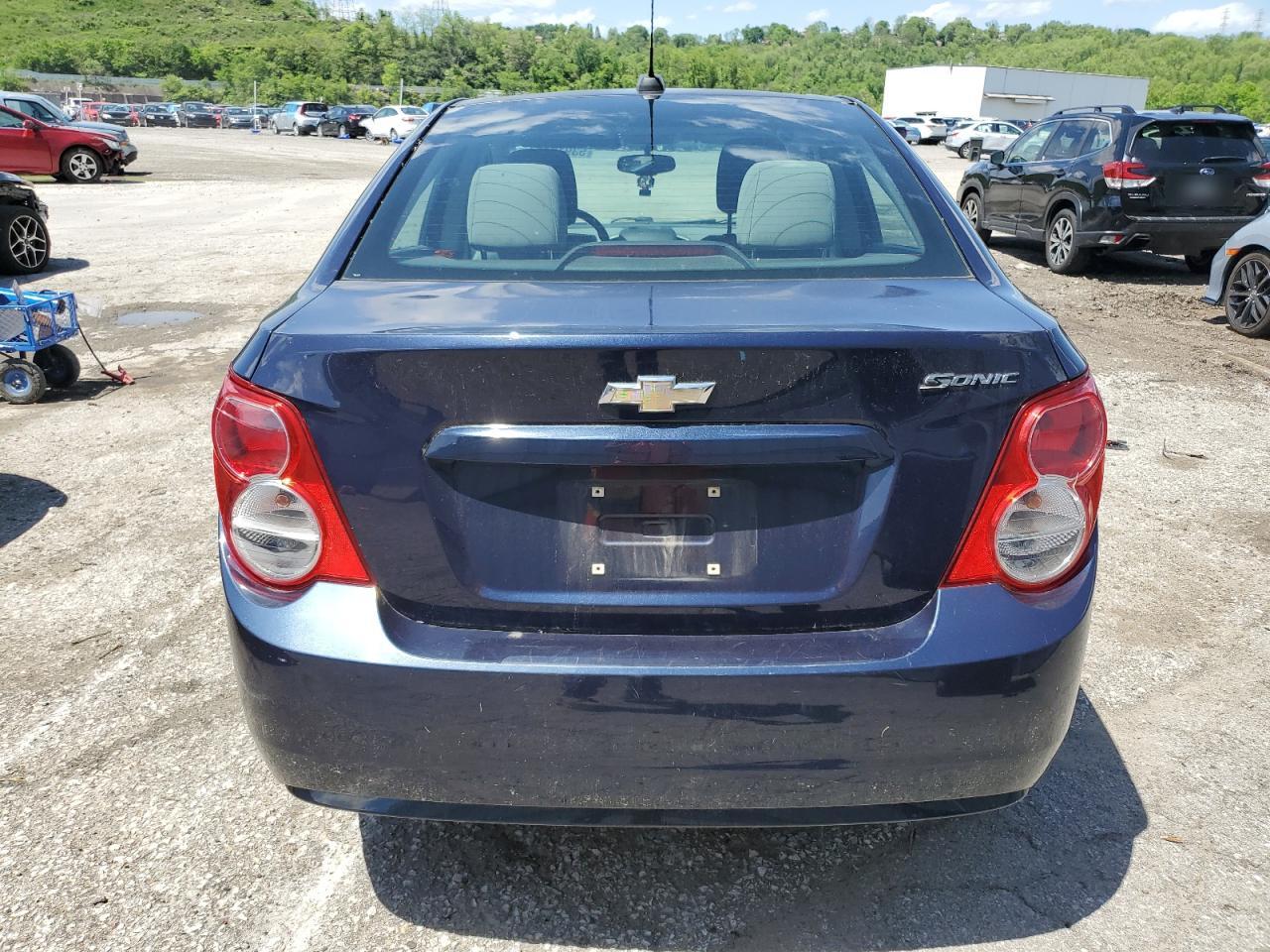 1G1JA5SG8F4149226 2015 Chevrolet Sonic Ls