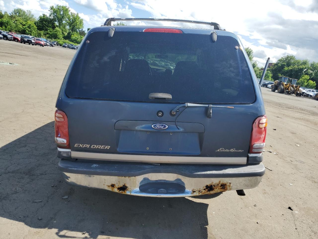 1FMZU83PXYZB88774 2000 Ford Explorer Xlt