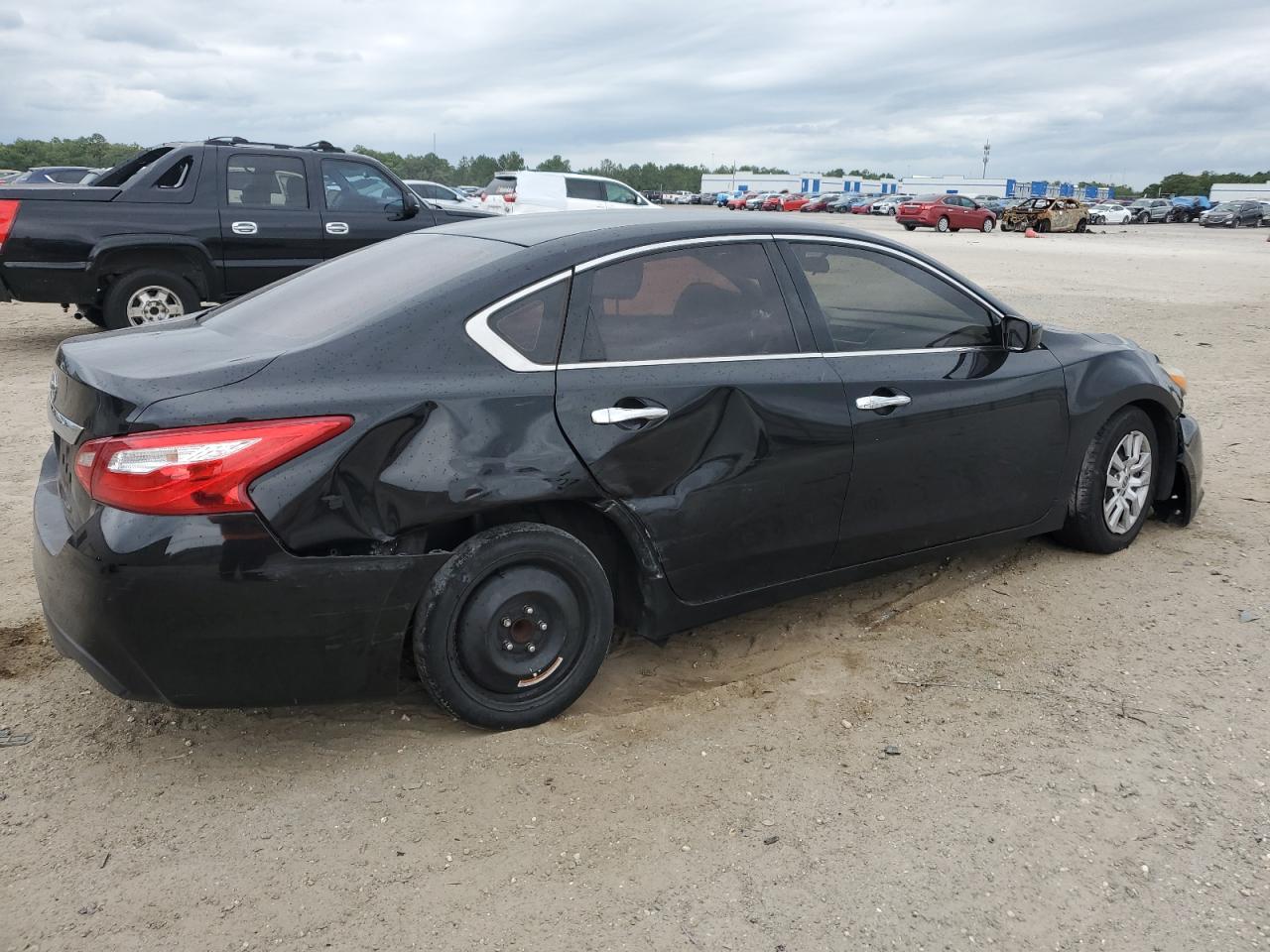 1N4AL3AP1GC132868 2016 Nissan Altima 2.5