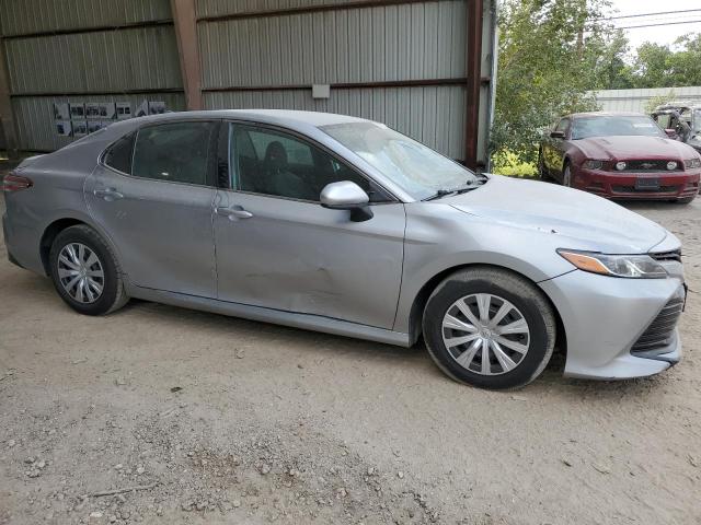 VIN 4T1B11HK6KU717379 2019 Toyota Camry, L no.4