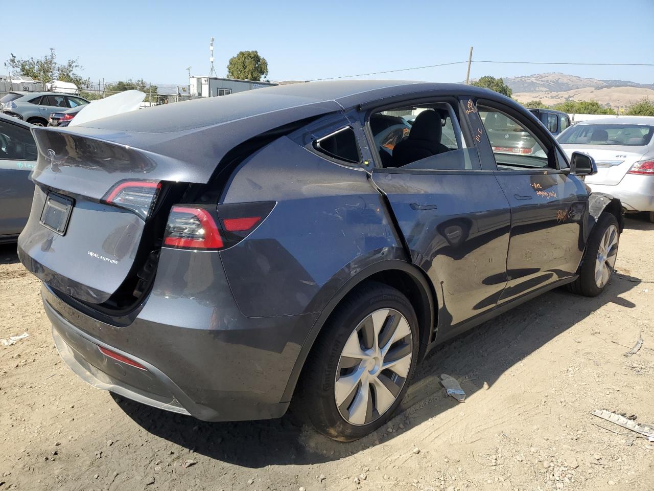 7SAYGDEE3PF859110 2023 Tesla Model Y